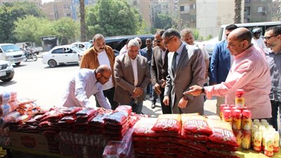 محافظ الجيزة يتفقد أسواق اليوم الواحد بالطالبية وبولاق الدكرور 