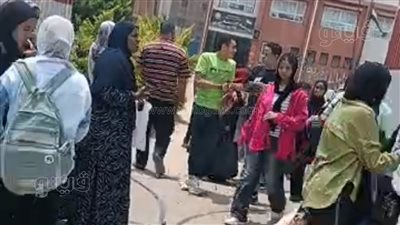 الجبر والإنجليزي يرسمان البسمة على وجوه طلاب الشهادة الإعدادية في المنوفية (فيديو)