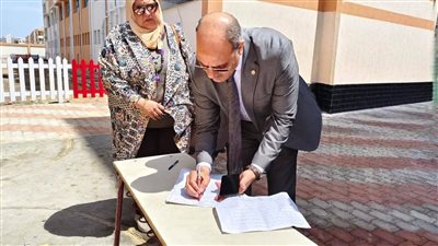 وكيل تعليم الإسكندرية يتفقد لجان الشهادة الإعدادية 