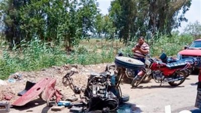 بالأسماء، إصابة 11 شخصًا في تصادم ميكروباص وجرار زراعي بطريق كفر الزيات – قصر بغداد (صور)