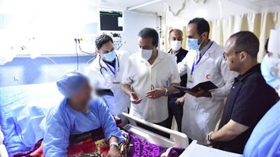 وزير الصحة يتفقد غرف العمليات «الكبسولة» بمستشفى العلمين النموذجي