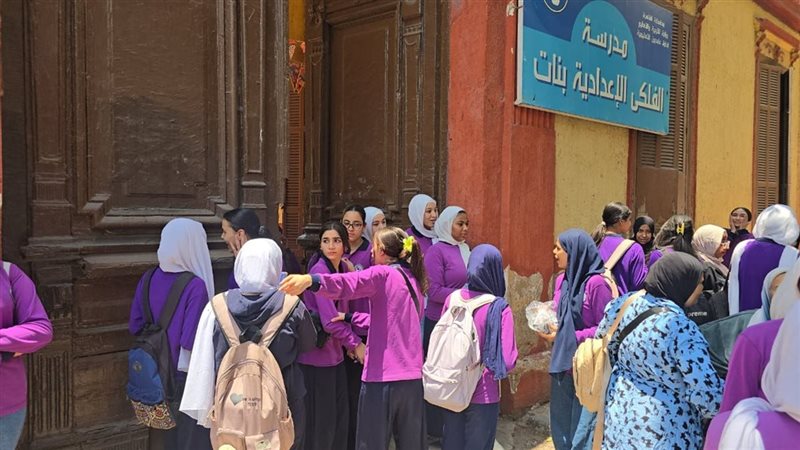 طالبات الشهادة الإعدادية
