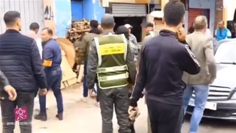 مداهمات المنازل لمنع