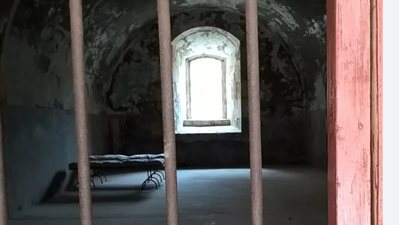  تشابه الأسماء. طريق الأبرياء إلى السجون.. حكايات من دفتر أحوال مواطنين  تحولوا إلى متهمين لهذا السبب 