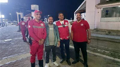 متطوعو السيول بالهلال الأحمر يرفعون درجة الاستعداد الليلة