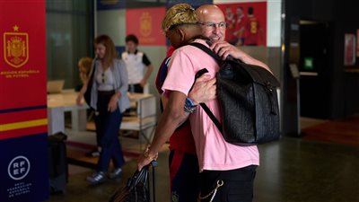 منتخب إسبانيا يستعد لمواجهة فرنسا بنصف نهائي دوري الأمم الأوروبية (فيديو)