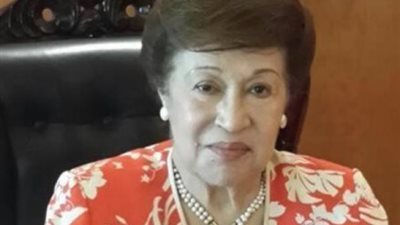 محامي نوال الدجوي: لأول مرة العائلة تتبادل العزاء في رحيل منى الدجوي وأحمد شريف وسط دموع ونظرات عتاب