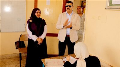 مدير بني عبيد التعليمية بالدقهلية خلال تفقد امتحانات الإعدادية: هدفنا مصلحة الطالب (صور)