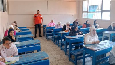 طلاب الشهادة الإعدادية بالجيزة والقاهرة يؤدون اليوم امتحانات العلوم والتربية الفنية