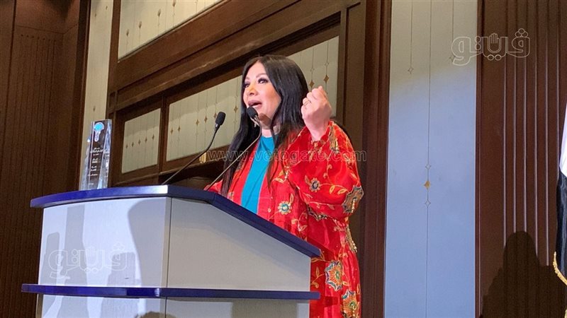 الفنانة انتصار، فيتو