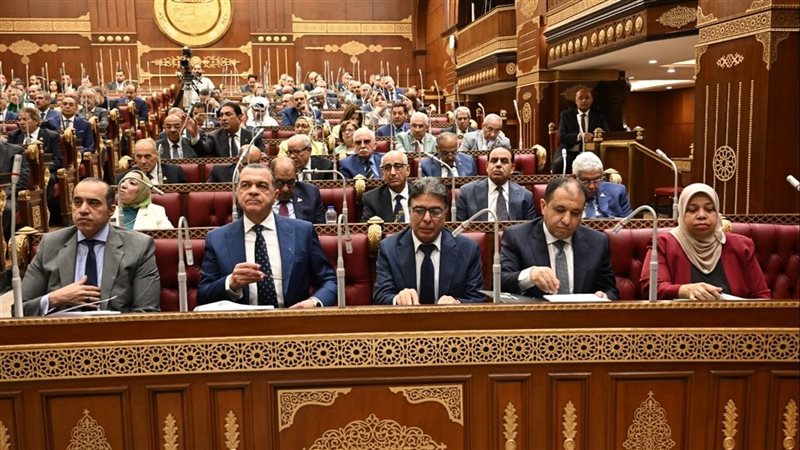 الشيوخ أثناء مناقشة