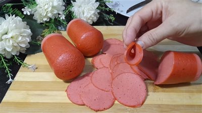 استبدليه بالبيض والفول والجبن فورا، استشاري يحذر من اللانشون في ساندويتشات المدرسة