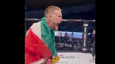 ضربه وصرخ في وجهه من أجل فلسطين، أيرلندي يفوز على خصمه الإسرائيلي ببطولة ملاكمة (فيديو)