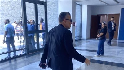 خالد مرتجى يصل الإمارات لقيادة بعثة الأهلي في السوبر المصري