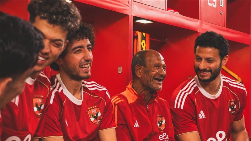 الأهلي يعلن عن قميصه