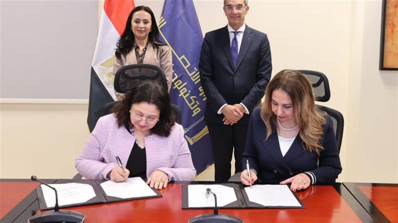 وزيرا الاتصالات والتضامن