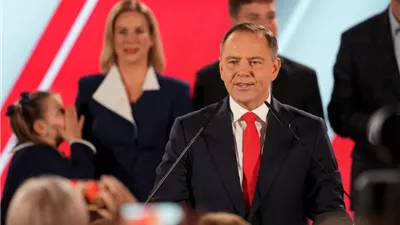 بعد فوزه برئاسة بولندا، من هو كارول ناوروتسكي؟ 