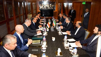 تطورات الأوضاع إقليميا أبرزها، مشاورات سياسية بين وزير الخارجية ونظيره الإيراني 