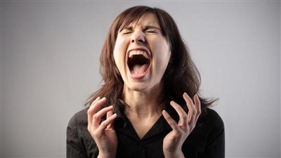 تفسير حلم الصراخ في المنام وعلاقته بتوتر العلاقة الزوجية 