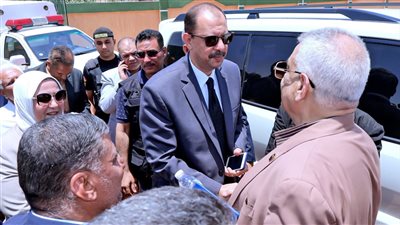 محافظ سوهاج يتفقد المدرسة المصرية اليابانية ويفتتح حديقة الزهور بجهينة 