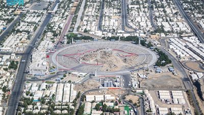 مشاهد جوية لصعيد عرفات توثق استعدادات استقبال ضيوف الرحمن (صور)