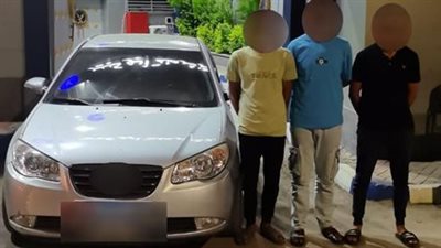  ضبط قائد سيارة نفذ حركات استعراضية وسمح بجلوس أشخاص على النوافذ بالشرقية