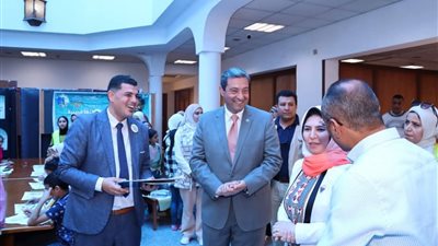 محافظ دمياط يتفقد أنشطة وفعاليات صندوق مكافحة الإدمان بالمحافظة
