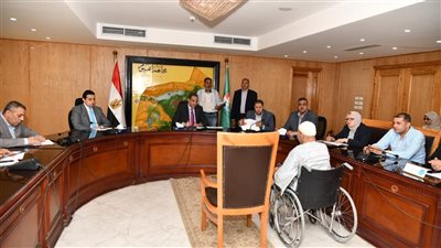 محافظ الفيوم يوجه بإجراء التداخلات اللازمة لتوفير الحماية الاجتماعية لغير القادرين