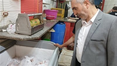 وكيل وزارة التموين يقود حملة على الأسواق والمحال والمخابز بحى العجمى