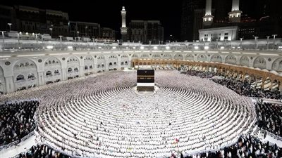 مكة المكرمة تبدأ استقبال حجاج الداخل لأداء طواف القدوم