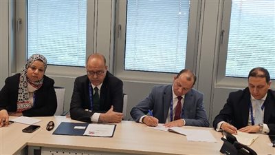 وزير العمل يشيد بالمسودة الأولى لمشروع قانون العمالة المنزلية