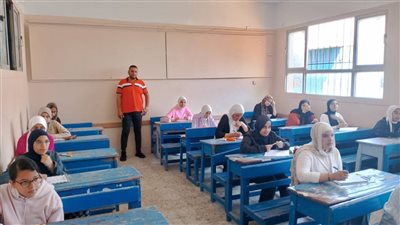 طلاب الشهادة الإعدادية بالبحيرة عن امتحاني العلوم والتربية الفنية: مباشر وسهل (فيديو)