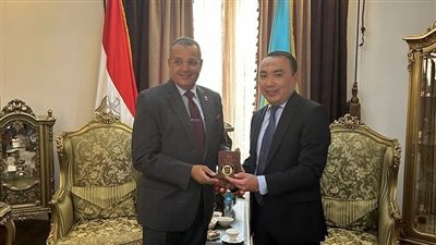 محافظ جنوب سيناء يزور سفير كازاخستان بالقاهرة تأكيدًا على عمق التعاون المشترك
