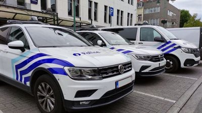  الشرطة البلجيكية تغلق شارعا ببروكسل للاشتباه في طرد أمام أحد مباني المفوضية الأوروبية