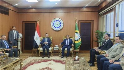 محافظ الدقهلية يستقبل وزير التموين بالديوان العام (صور)