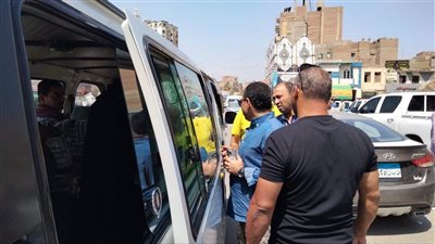 حملات مكثفة علي السرفيس والتاكسي بمدينة الفيوم وسحب رخص 3 سيارات