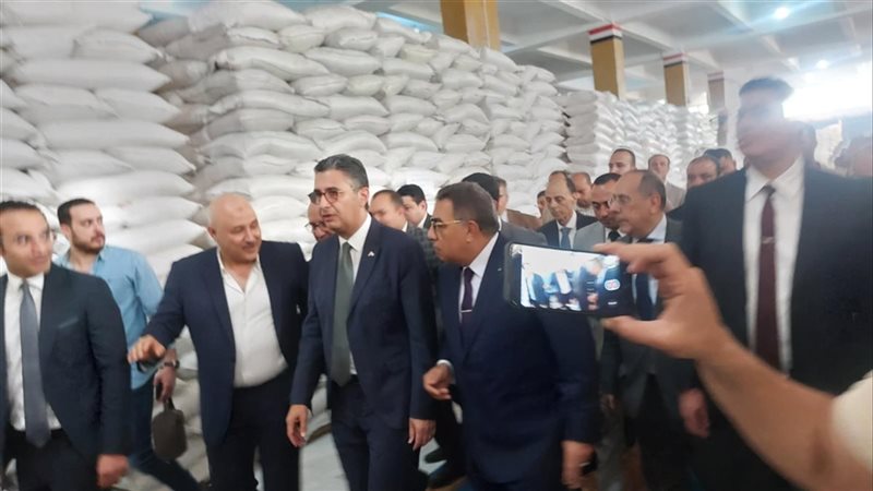 وزير التموين ومحافظ
