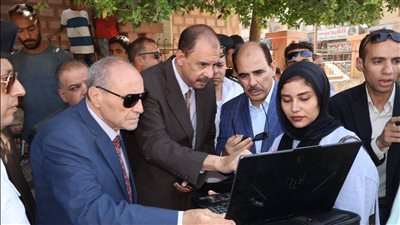 محافظ سوهاج يتفقد بدء أعمال تطوير وتجميل ميدان الخلوة بأخميم