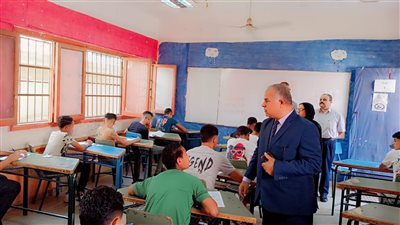 طلاب الشهادة الإعدادية بالفيوم يؤدون امتحانات الدراسات واللغة الأجنبية الثانية والتربية الرياضية