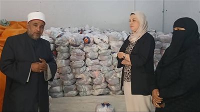 الأوقاف تقدم 3 أطنان لحوم و2000 شنطة مواد غذائية للأسر الأولى بالرعاية بالإسماعيلية (صور)