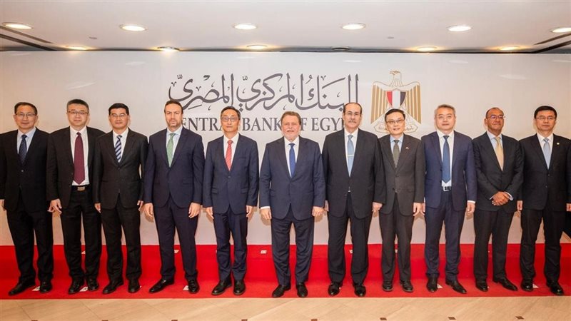 لقطة جماعية بعد الاجتماع