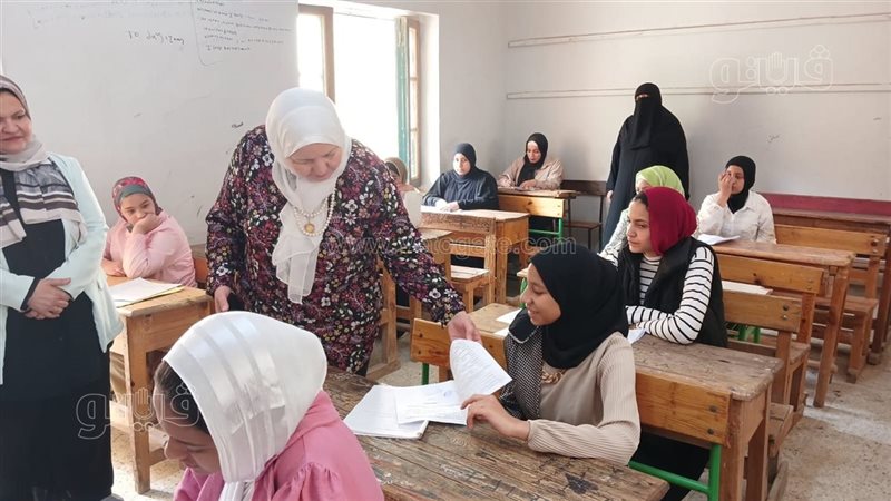 امتحانات الترم الأول،