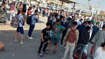 زحام في مواقف الفيوم بمحافظات القاهرة الكبرى والسائقين يضاعفون تعريفة الركوب