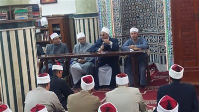 وكيل أوقاف الإسكندرية يبحث مع أئمة إدارتي الجمرك وغرب خطة استقبال عيد الأضحى