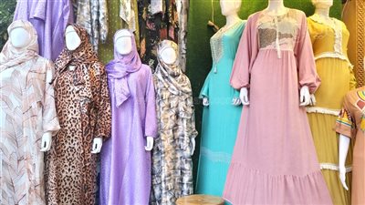 الإسدال يبدأ من 300 جنيه، أسعار ملابس الصلاة في سوق العتبة (فيديو) 