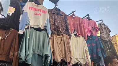 الفساتين تبدأ من 300 جنيه، أسعار الملابس النسائية في العتبة قبل عيد الأضحى (فيديو) 