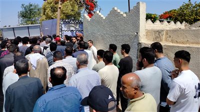 سرقوا مصوغاتها الذهبية.. تشييع جثمان سيدة ستينية قتلت داخل منزلها بالدقهلية