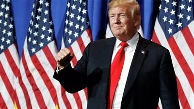 ترامب يكشف سبب استبعاد مصر من قرار حظر سفر فرضه على 15 دولة (فيديو)