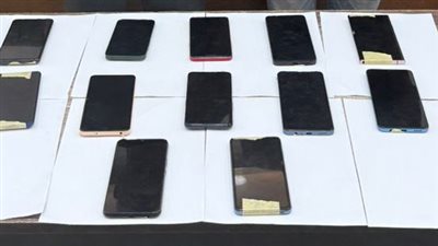 القبض على عاطل تخصص في سرقة هواتف المحمول بالتجمع