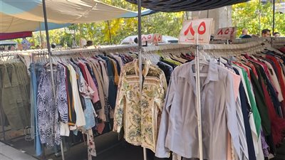 البلوزات تبدأ من 85 جنيها، أسعار الملابس النسائية في وكالة البلح بمناسبة عيد الأضحى (فيديو وصور) 